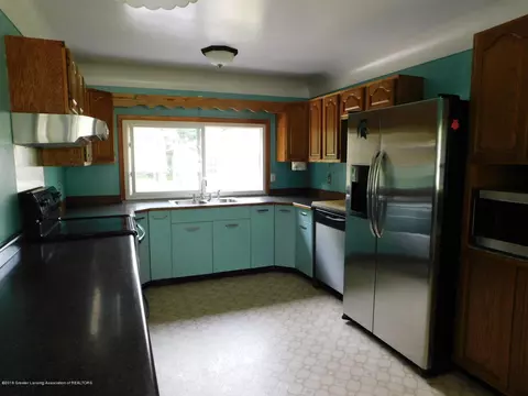 302 E Columbia St, Mason, MI 48854 photo 10