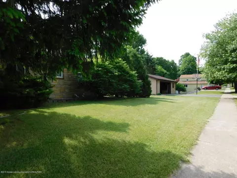 302 E Columbia St, Mason, MI 48854 photo 5
