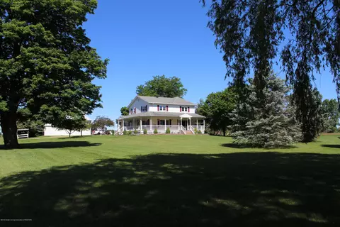492 S Edgar Rd, Mason, MI 48854 photo 2