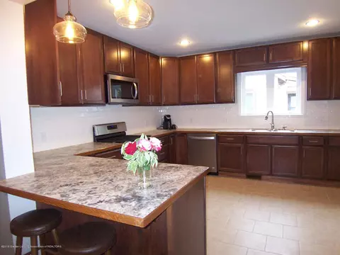 400 E Higham St, Saint Johns, MI 48879 photo 2