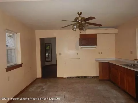 140 Bates St, Jackson, MI 49202 photo 2
