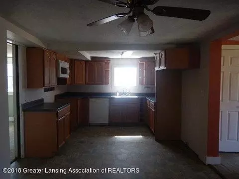 623 Vaughn St, Eaton Rapids, MI 48827 photo 2