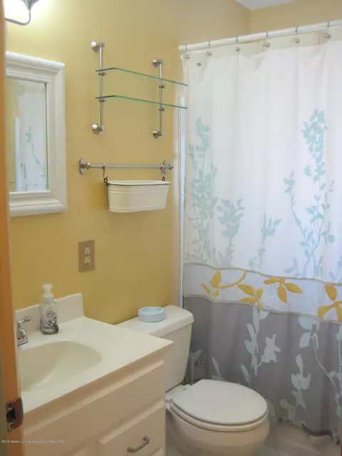 1010 Pendleton Dr, Lansing, MI 48917 photo 11