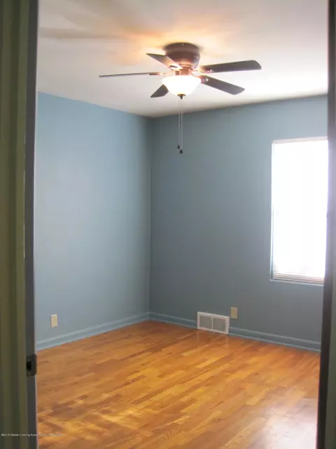 1010 Pendleton Dr, Lansing, MI 48917 photo 9