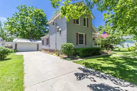 306 E Baldwin St, Saint Johns, MI 48879 photo 2