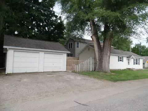 6083 Columbia St, Haslett, MI 48840 photo 2