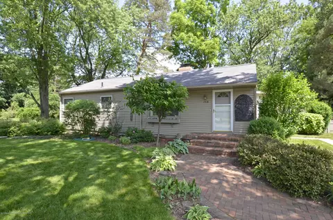 1418 Franklin St, Haslett, MI 48840 photo 9