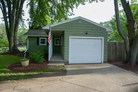 2854 Memory Ln, Lansing, MI 48911 photo 25
