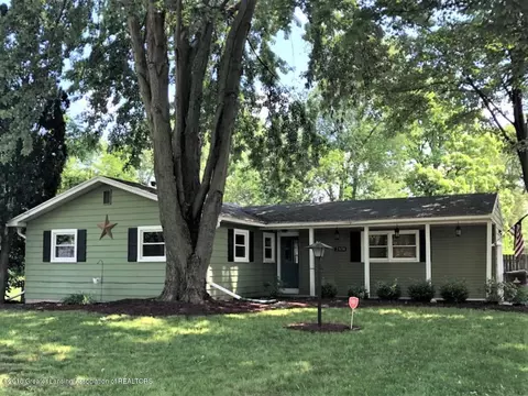 2854 Memory Ln, Lansing, MI 48911 photo 1