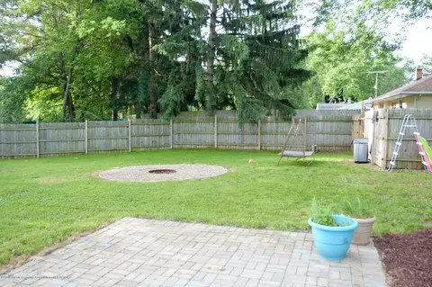 2854 Memory Ln, Lansing, MI 48911 photo 21