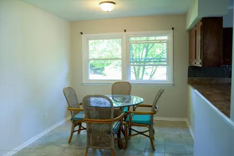 2854 Memory Ln, Lansing, MI 48911 photo 8