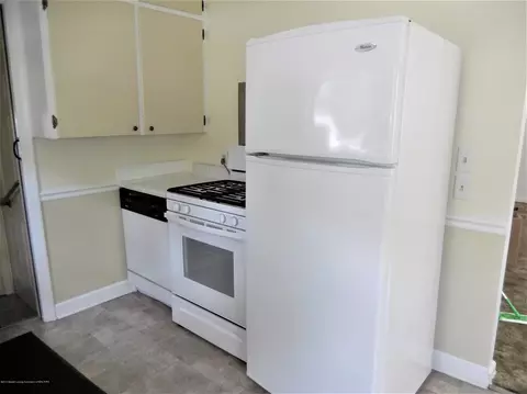 2340 Devonshire Ave, Lansing, MI 48910 photo 12