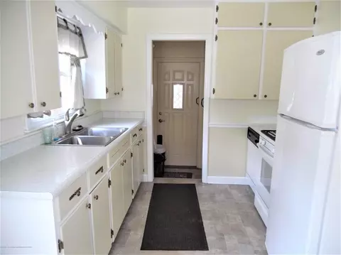 2340 Devonshire Ave, Lansing, MI 48910 photo 3