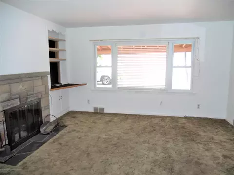2340 Devonshire Ave, Lansing, MI 48910 photo 9