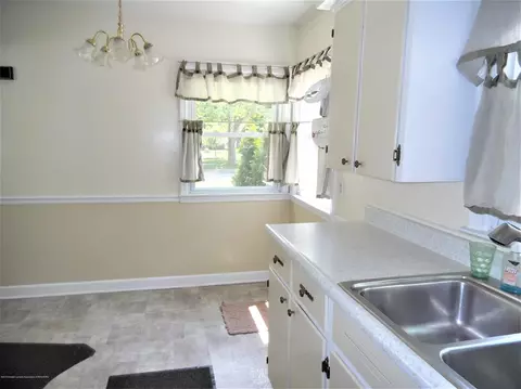 2340 Devonshire Ave, Lansing, MI 48910 photo 13