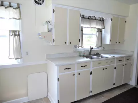 2340 Devonshire Ave, Lansing, MI 48910 photo 11