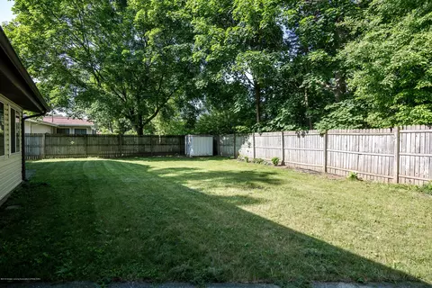 3025 Leon Ave, Lansing, MI 48906 photo 20