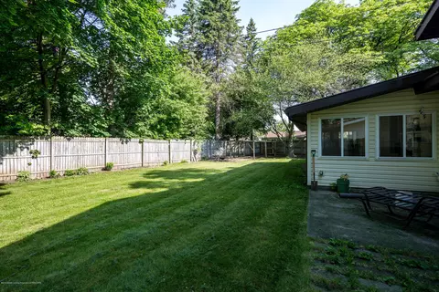 3025 Leon Ave, Lansing, MI 48906 photo 19