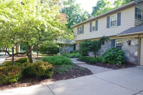 3931 Binghampton Dr, Okemos, MI 48864 photo 4