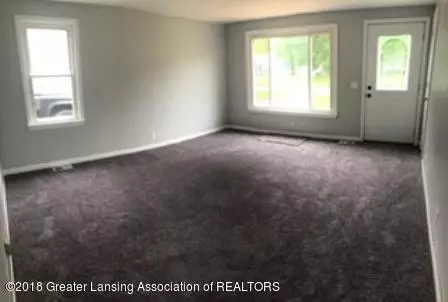 3002 Timber Dr, Lansing, MI 48917 photo 2