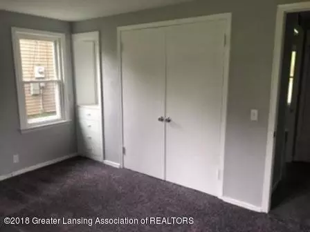 3002 Timber Dr, Lansing, MI 48917 photo 3
