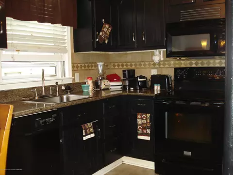 4600 Alpha St, Lansing, MI 48910 photo 5