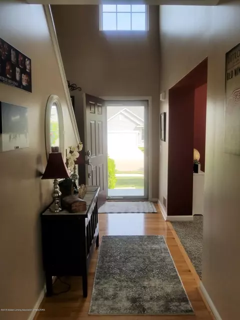 6920 Castleton Dr, Grand Ledge, MI 48837 photo 2