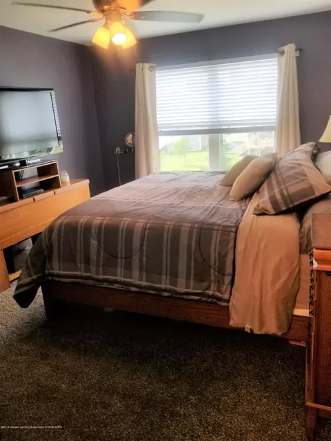 6920 Castleton Dr, Grand Ledge, MI 48837 photo 24