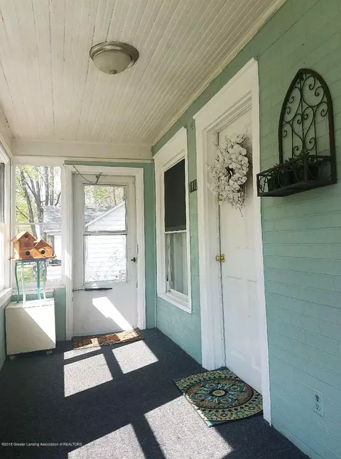 1817 Davis Ave, Lansing, MI 48910 photo 3