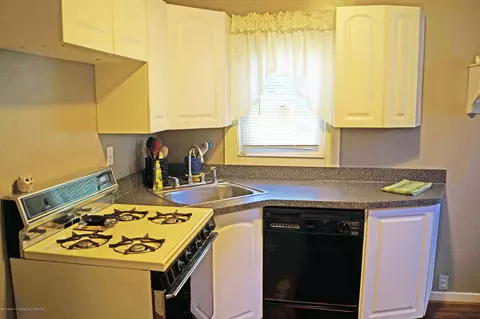 1817 Davis Ave, Lansing, MI 48910 photo 8