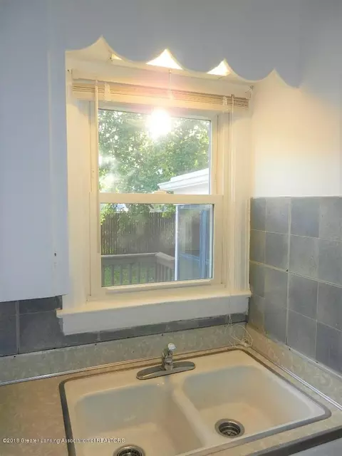 1017 Hapeman, Lansing, MI 48915 photo 14