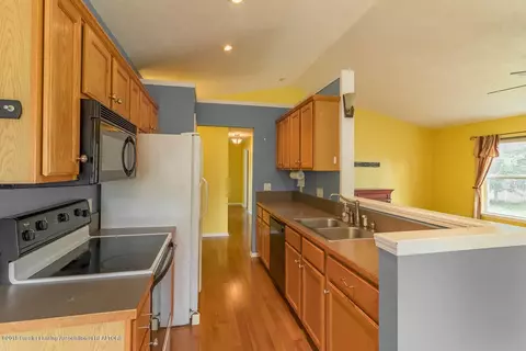 2330 Pine Tree Rd, Holt, MI 48842 photo 5