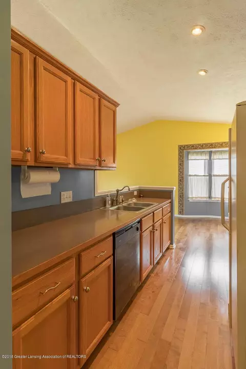 2330 Pine Tree Rd, Holt, MI 48842 photo 4