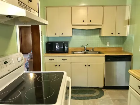 2909 Risley Dr, Lansing, MI 48917 photo 7