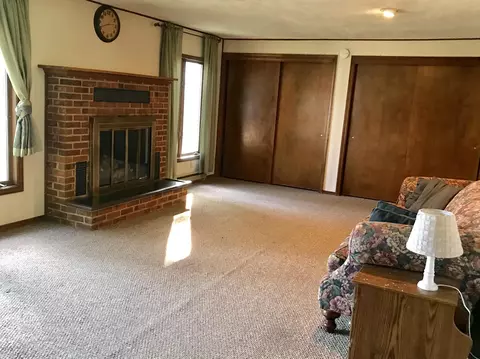 2909 Risley Dr, Lansing, MI 48917 photo 5
