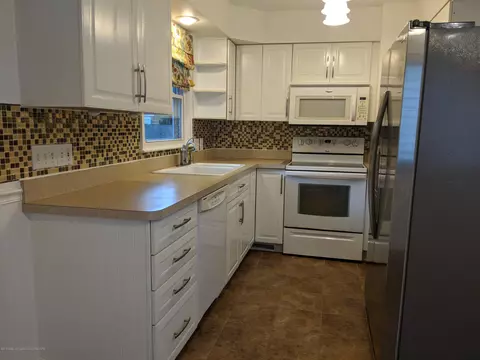 1921 W Rundle Ave, Lansing, MI 48910 photo 9
