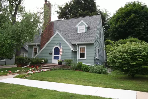 400 Elm St, Mason, MI 48854 photo 2