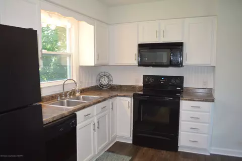3927 Windemere Dr, Lansing, MI 48911 photo 8