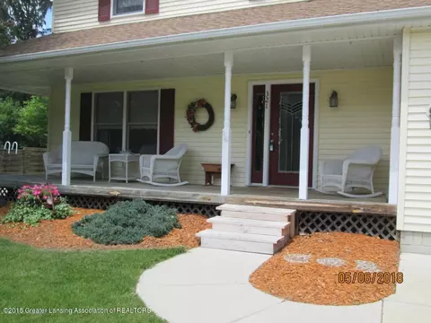321 Tanbark Dr, Dimondale, MI 48821 photo 2