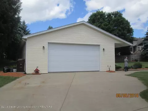 321 Tanbark Dr, Dimondale, MI 48821 photo 6