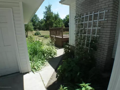 11886 Upton Rd, Grand Ledge, MI 48837 photo 18