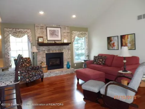 13079 Addington Dr, Dewitt, MI 48820 photo 2