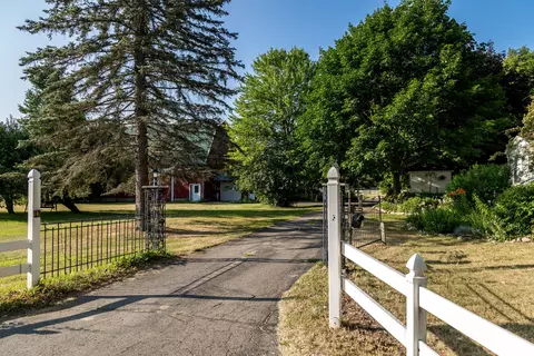 7815 W Beard Rd, Perry, MI 48872 photo 2