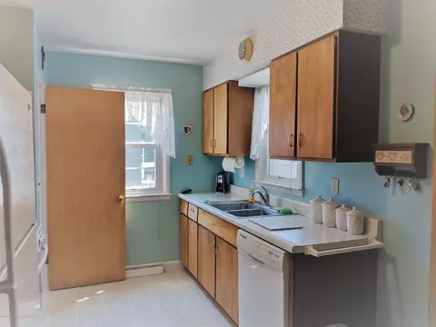 643 Fuller St, Williamston, MI 48895 photo 4