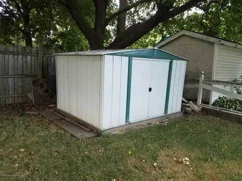 325 E Thomas St, Lansing, MI 48906 photo 11