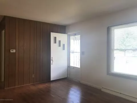 2121 Gary St, Lansing, MI 48906 photo 2