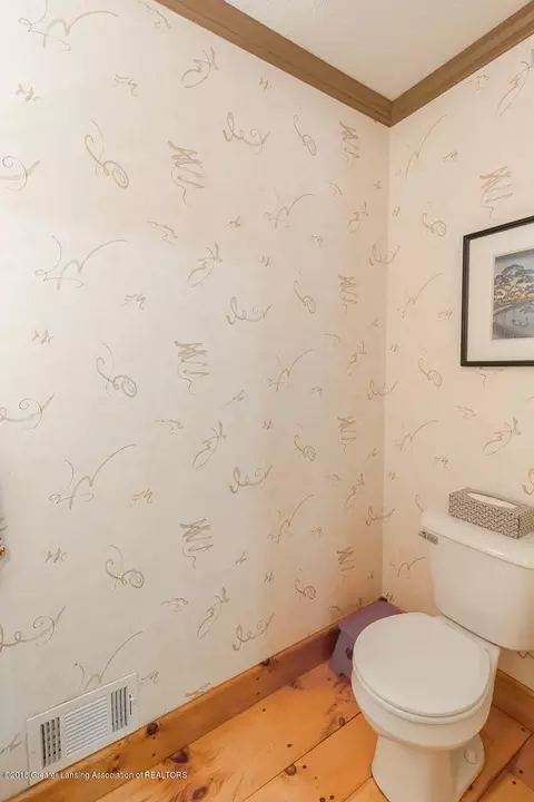 440 E Riverside St, Williamston, MI 48895 photo 8