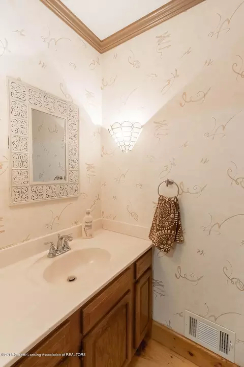 440 E Riverside St, Williamston, MI 48895 photo 7
