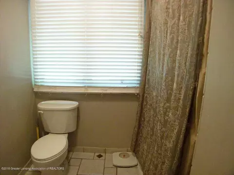 6089 Beechwood Dr, Haslett, MI 48840 photo 18