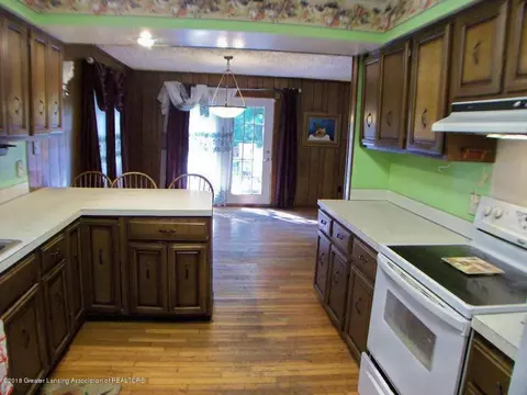 6089 Beechwood Dr, Haslett, MI 48840 photo 14